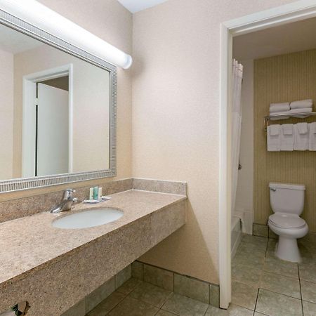 Quality Inn & Suites Oceanside Near Camp Pendleton Ngoại thất bức ảnh