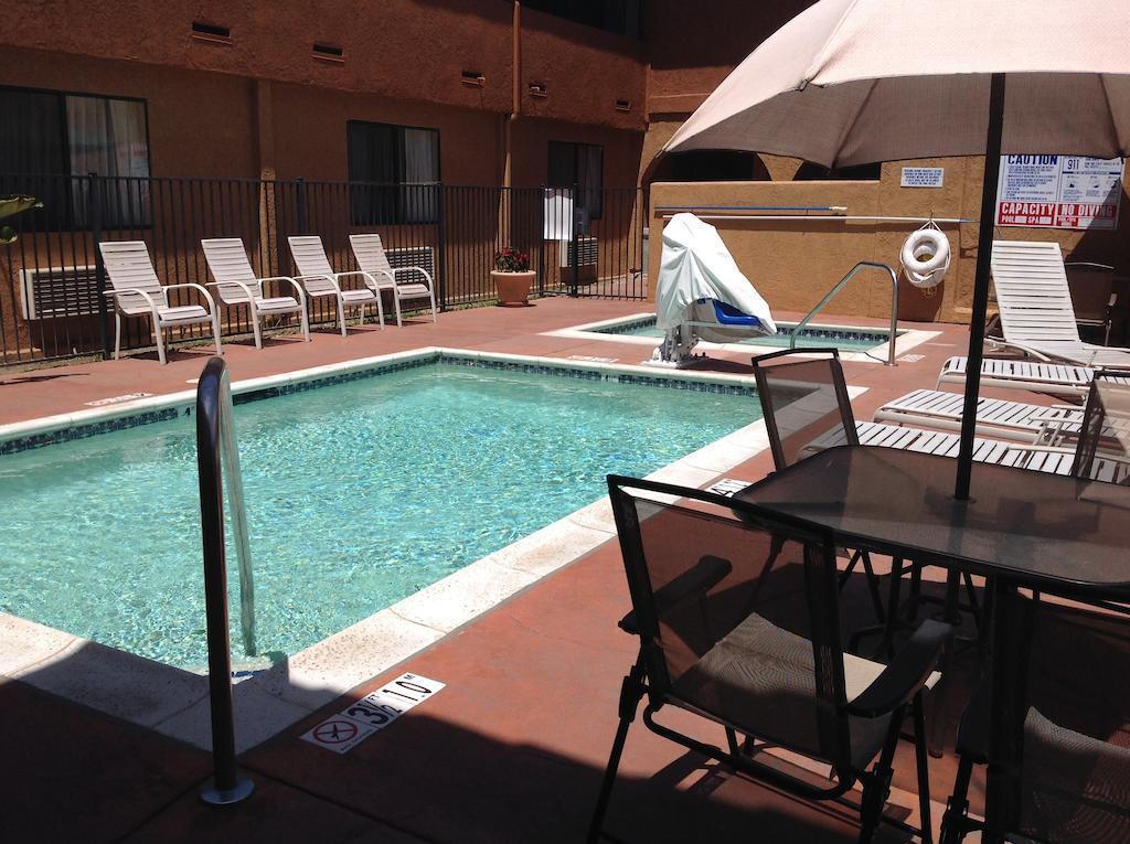 Quality Inn & Suites Oceanside Near Camp Pendleton Ngoại thất bức ảnh