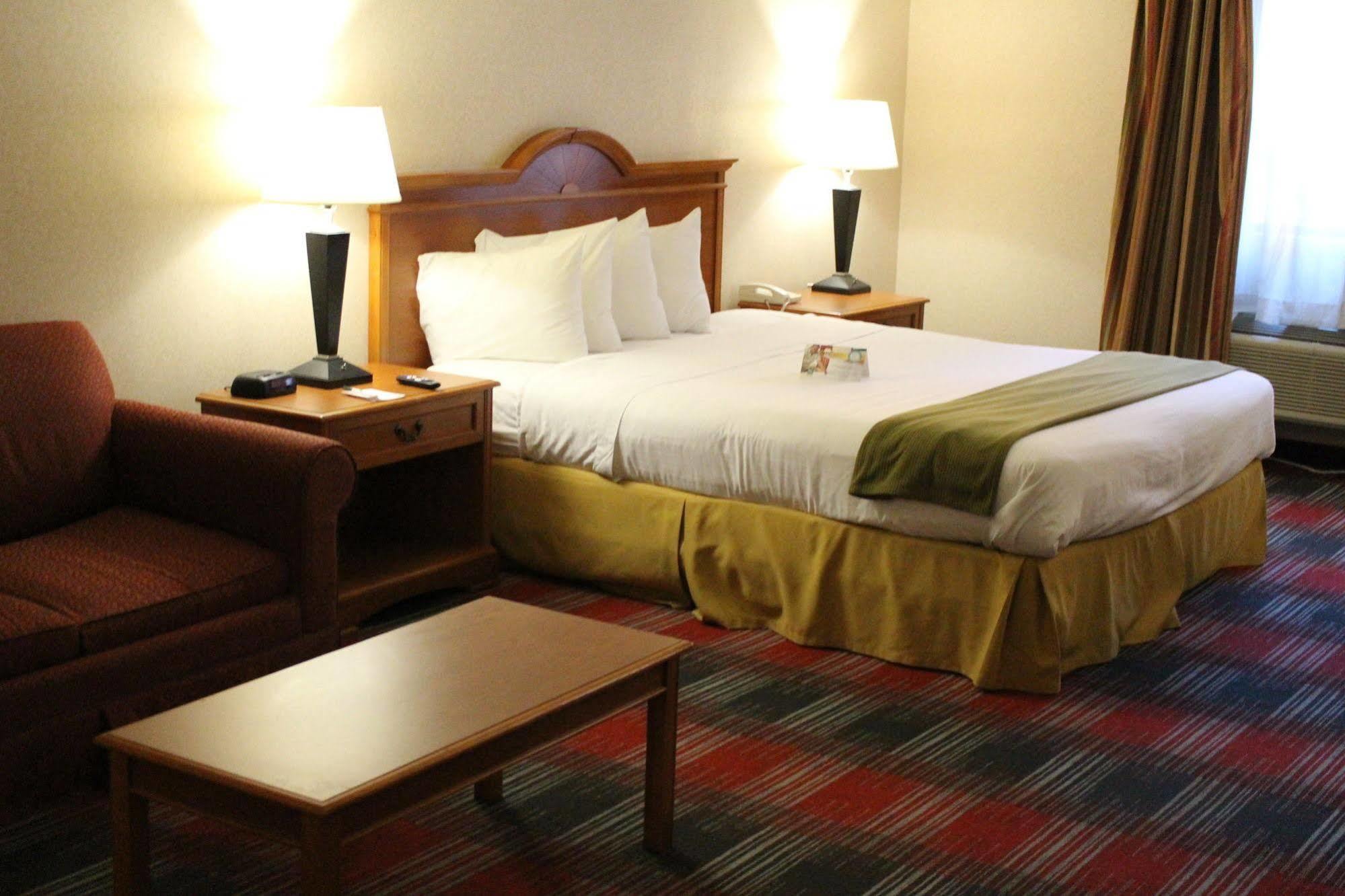 Quality Inn & Suites Oceanside Near Camp Pendleton Ngoại thất bức ảnh
